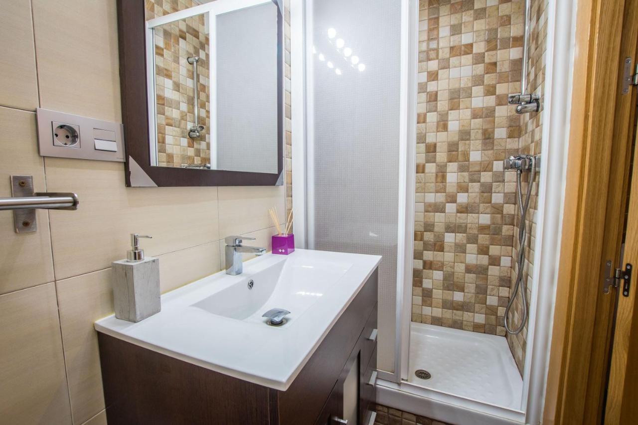 Apartamento céntrico a 10 minutos de la Alhambra con parking gratis Granada Esterno foto
