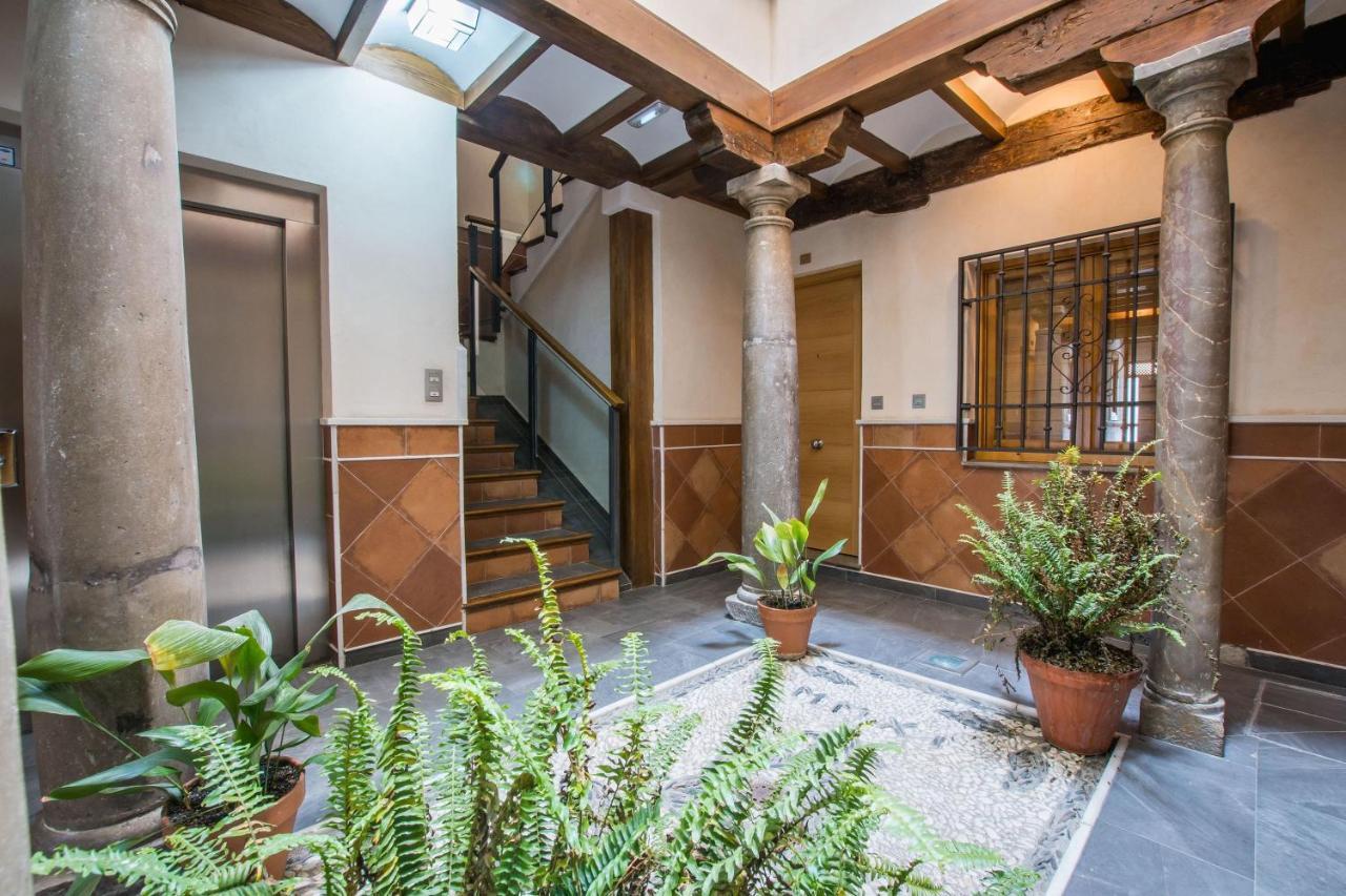 Apartamento céntrico a 10 minutos de la Alhambra con parking gratis Granada Esterno foto